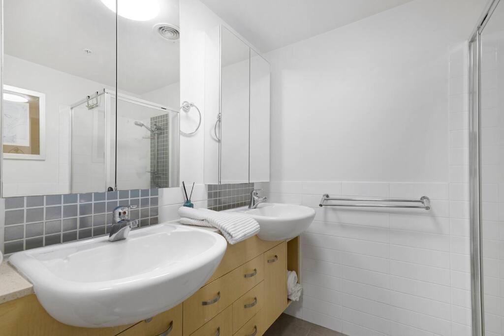 Mantra High Floor Beach Front Apartment * Gold Coast