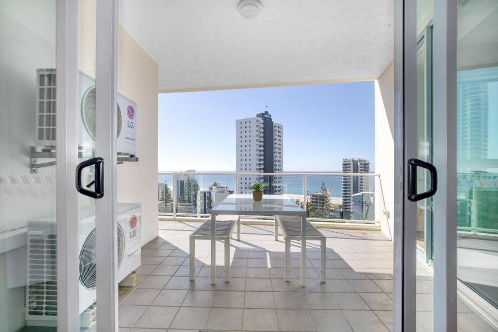 Apartment Mantra High Floor Beach Front Apartment *